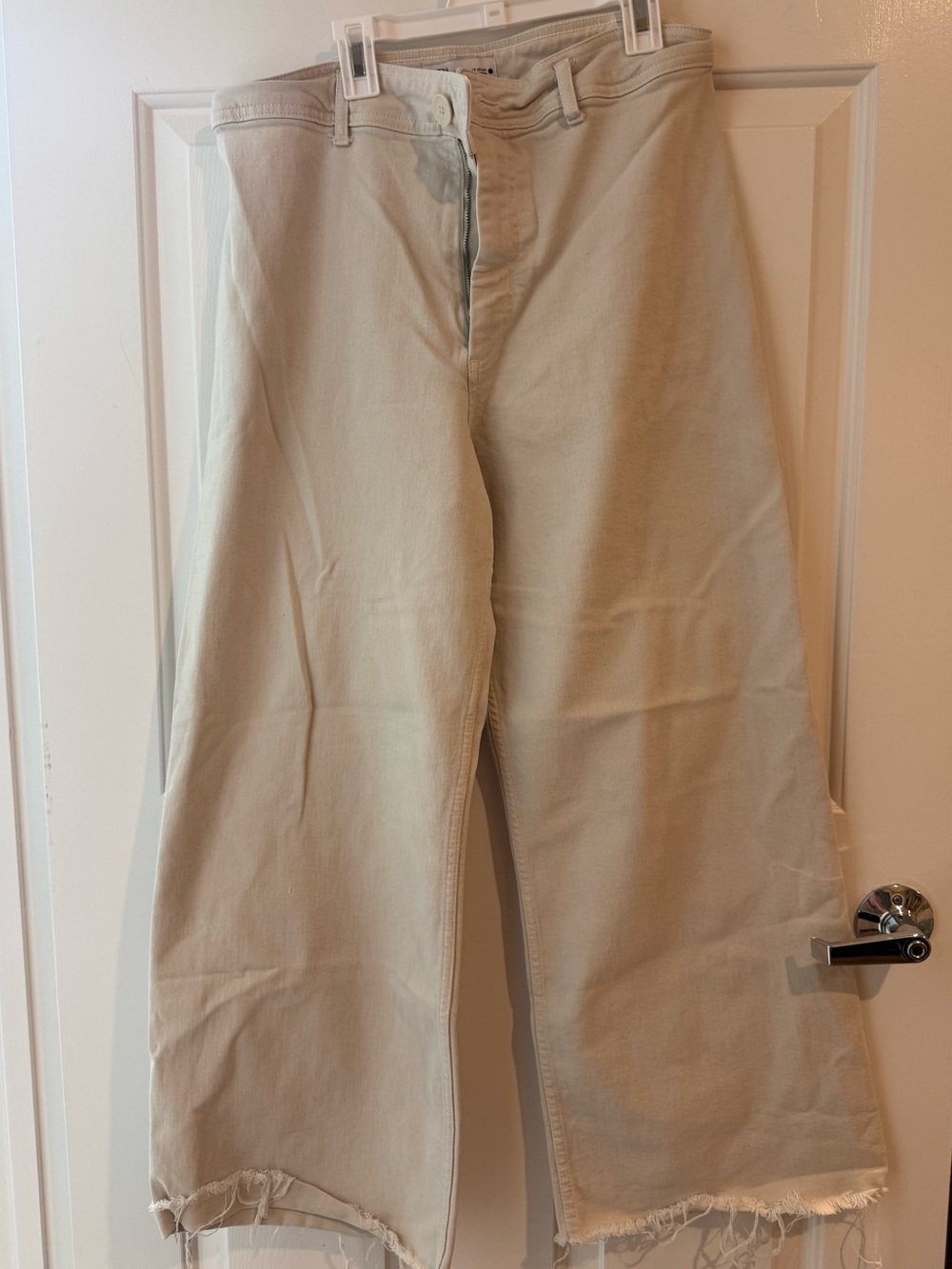 Zara Women's Relaxed wide leg Pants in Light Beige